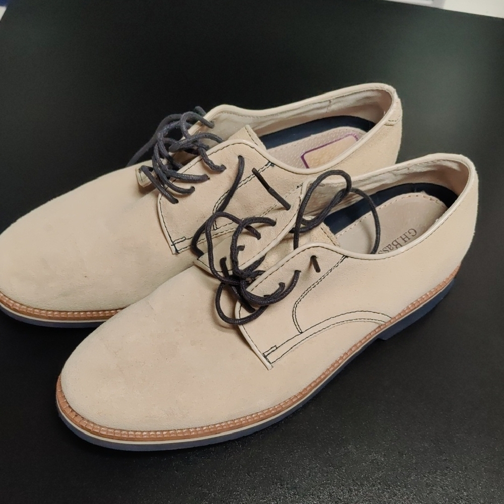 COPY - G.H. Bass & Co Cream Suede Oxfords with Minimalist Design